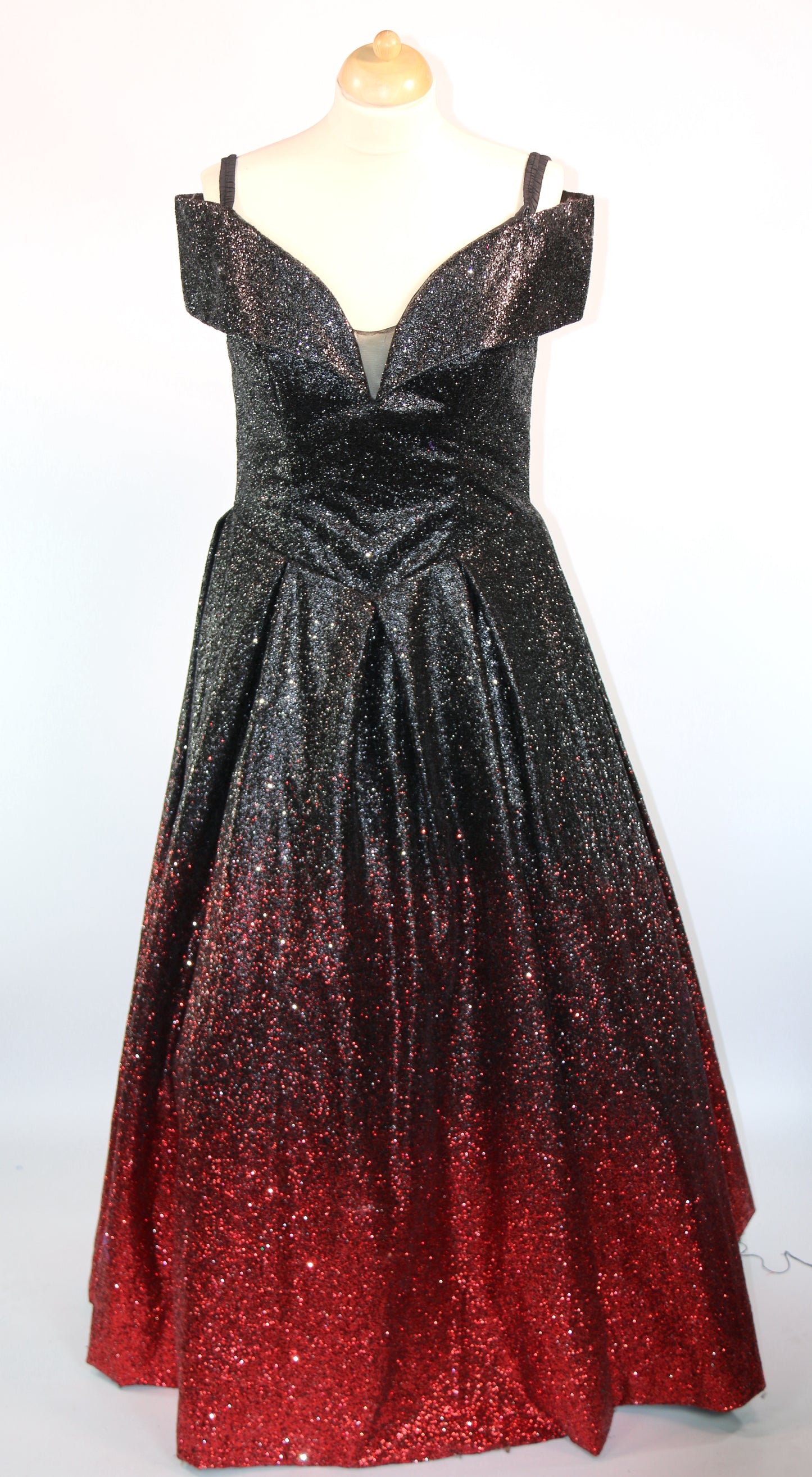 Black Red Gradient Glitter Queen Gown