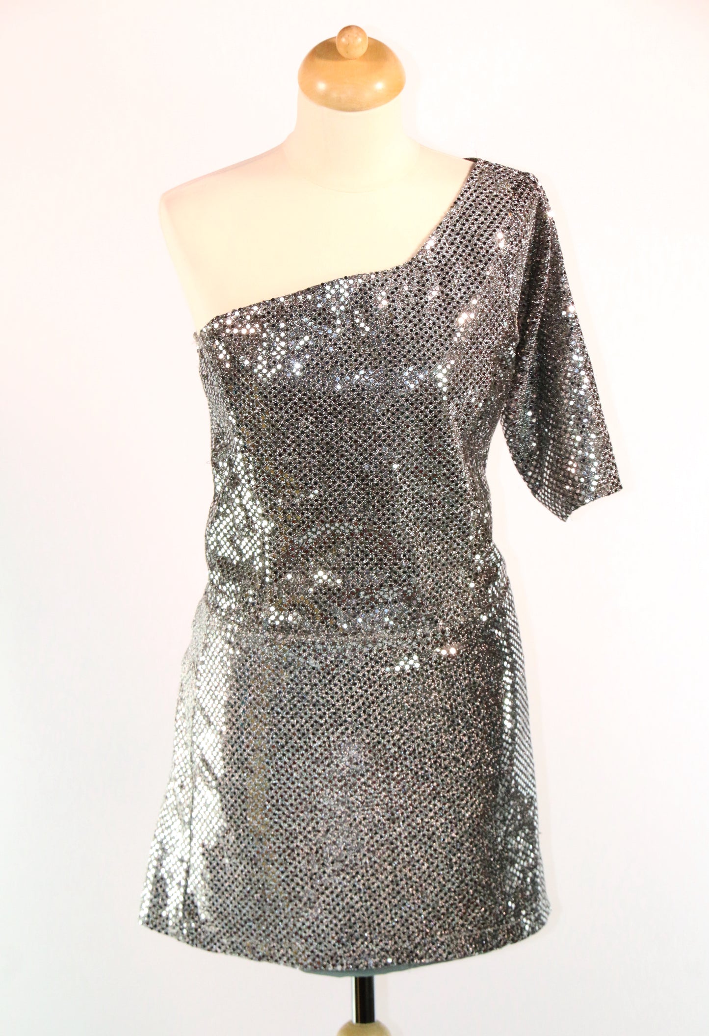 Buffy Dame Silver One Shoulder Dress